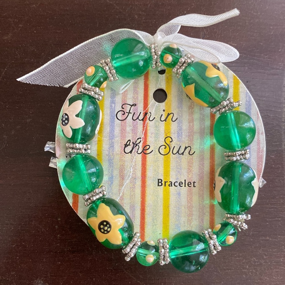 NWT Green Beaded Stretch Bracelet "Fun in the Sun" Glass Hand Painted Flowers